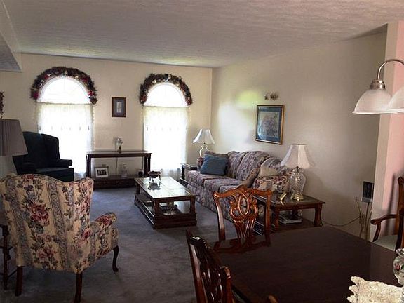 5th image of 16 Valleywood Dr