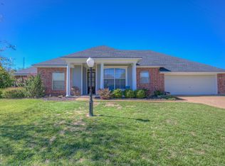 5063 Longstreet Pl, Bossier City, LA 71112