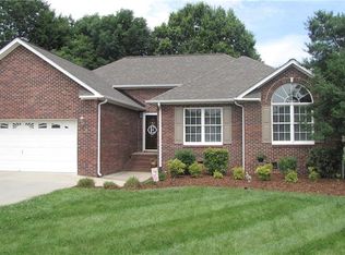 6 Ginny Ln, Thomasville, NC 27360