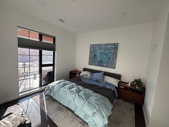 3rd image of 2635 Penn Ave #404