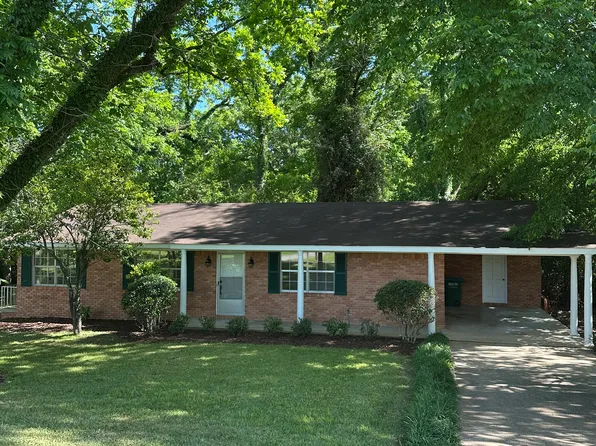 77 Longstreet St, Macon, MS 39341