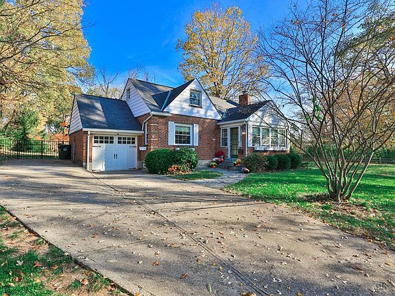 2nd image of 1066 Oak Ave