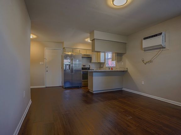 3rd image of 3705 N Garrison St #1