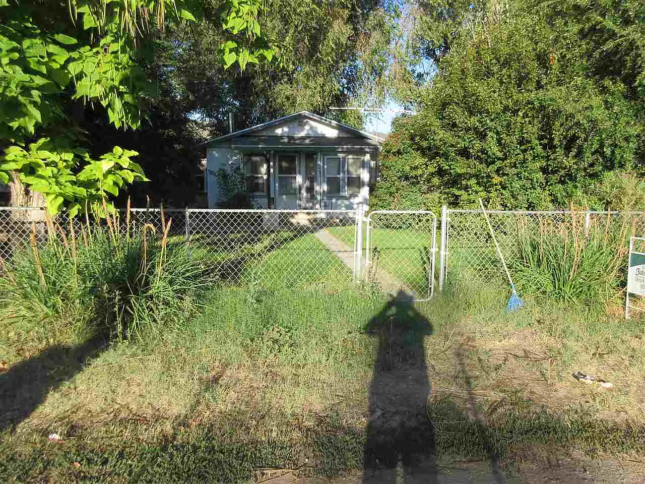 18431 Hayes Ln photo 1