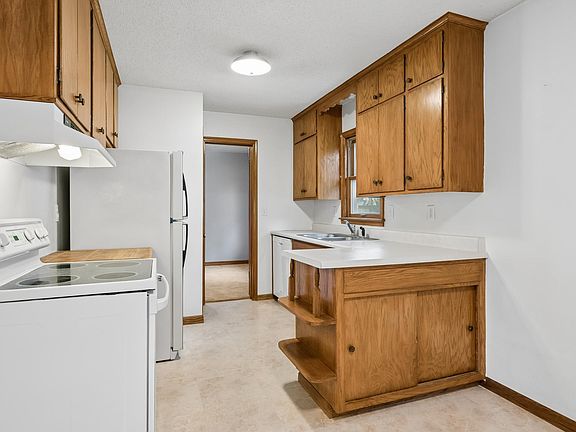 4th image of 2267 Mohawk Rd E