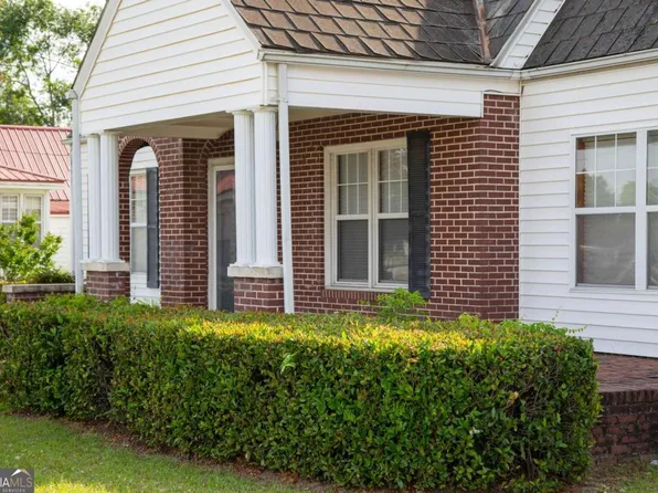 298 S Main St, Baxley, GA 31513