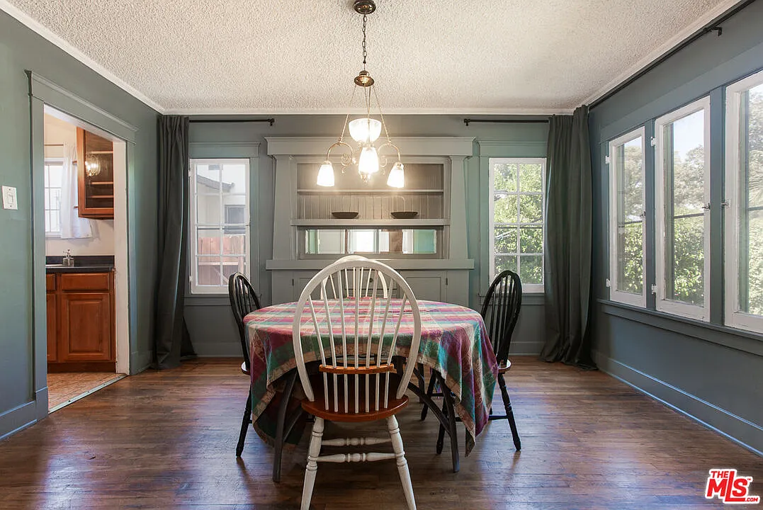 2 bed, 1.5 bath, 1276 sqft, $3,800 — Photo 4