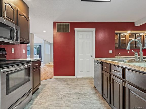4th image of 1469 Farmington Ave #48