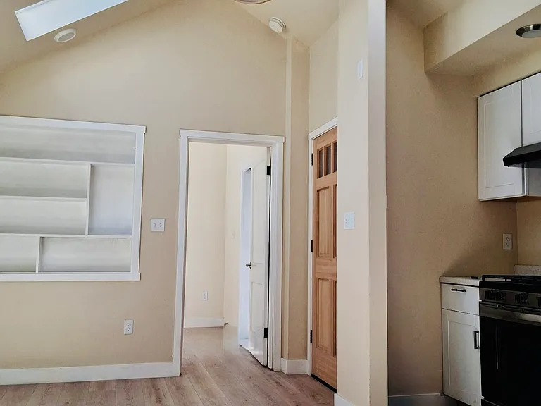 210 Brook Ave #C — Photo 4