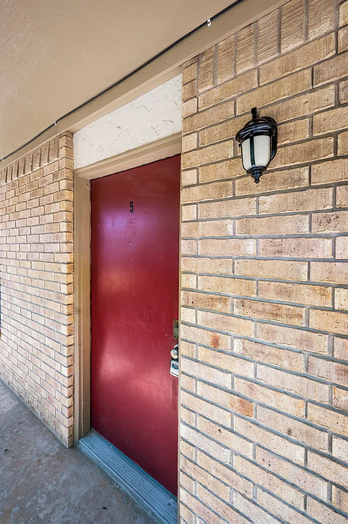 Daughtery Place 1 bedroom Downstairs Condominium — Photo 2