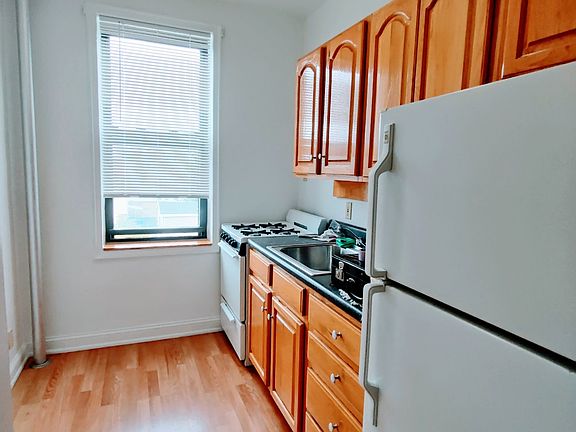 2nd image of 3237 42nd St APT 3C
