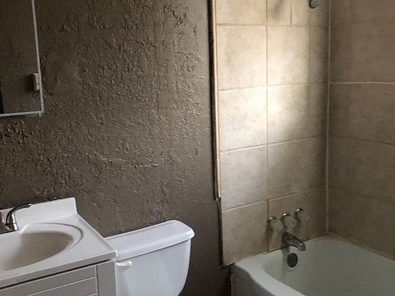 5th image of 1404 NW Dearborn Ave APT D