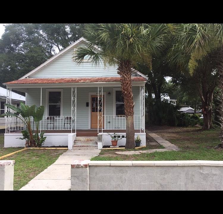 Adorable cottage Great Location