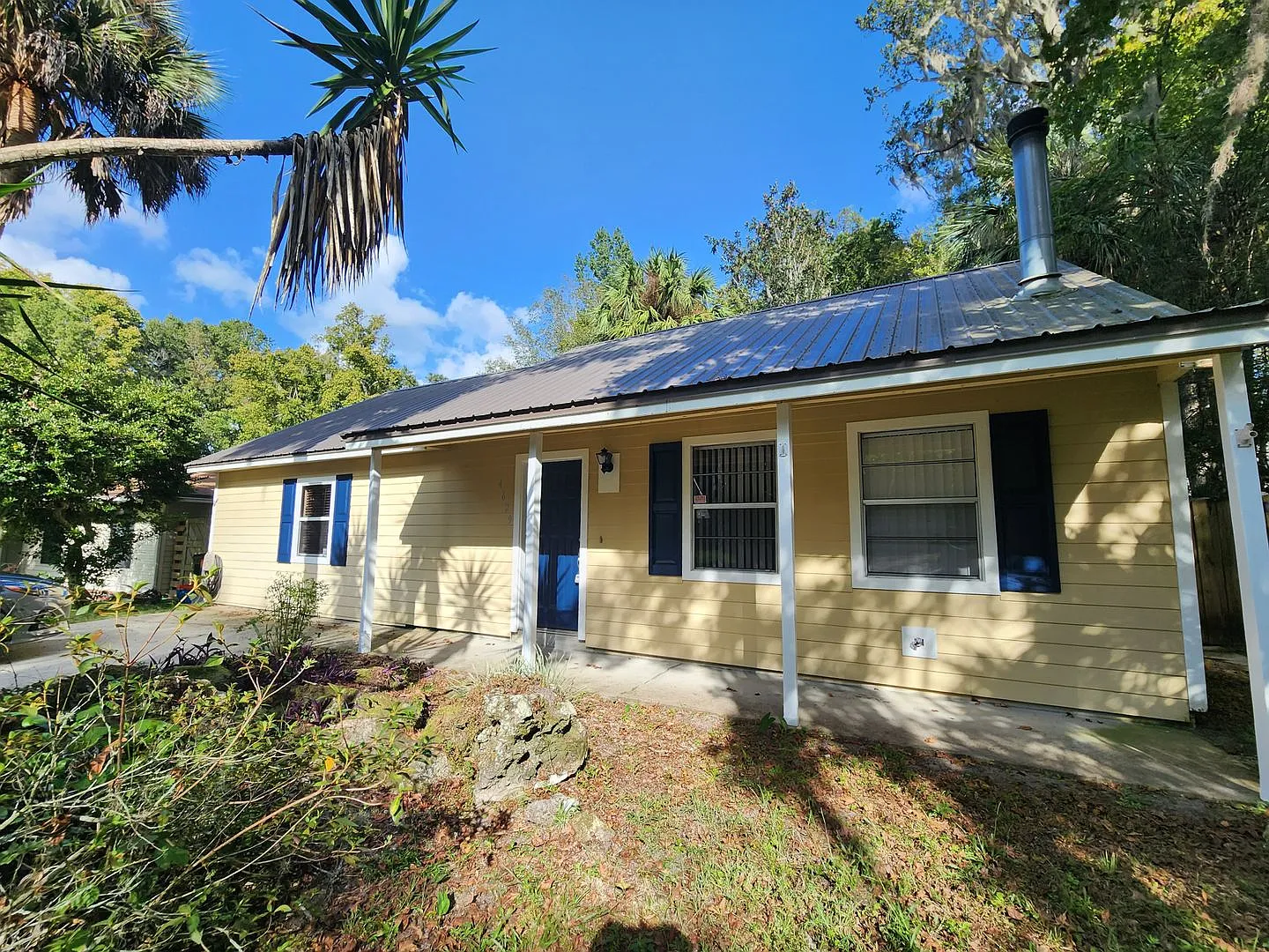 For Rent 4 Bed 3 Bath Home — Photo 2