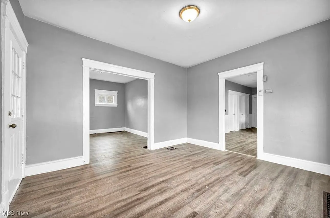 12301 Forest Ave — Photo 4