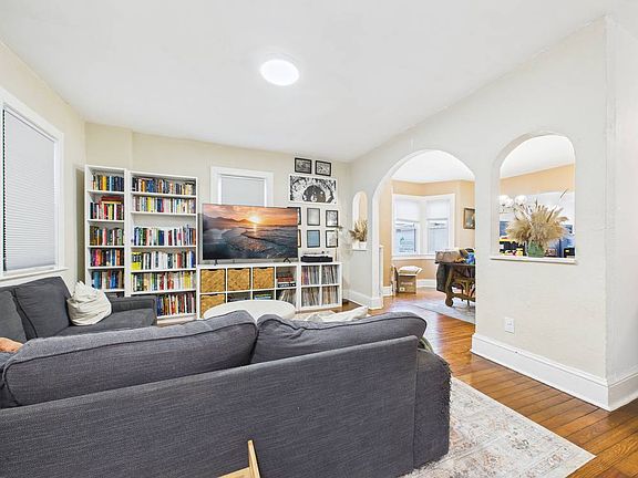 4th image of 1510 Bangs Ave