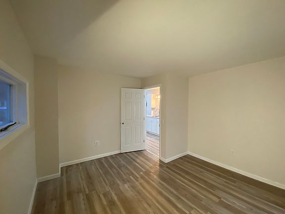 3rd image of 107 E 10th St
