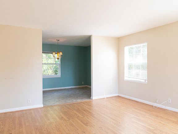 2nd image of 1707 W Shoreview Dr