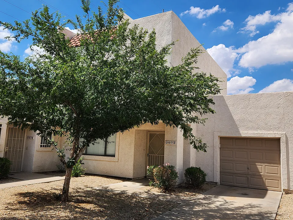 2572 W Marconi Ave