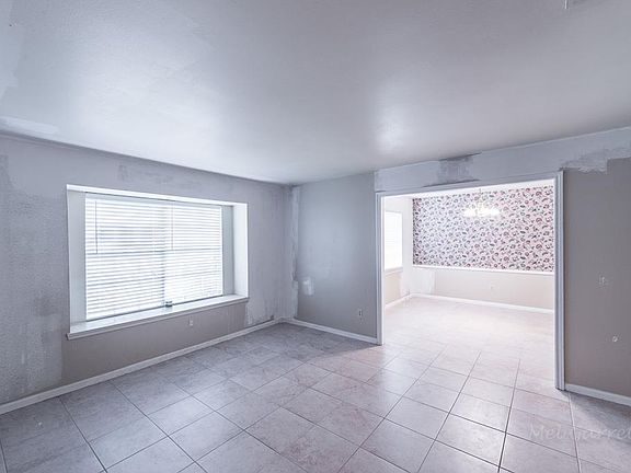 3rd image of 2911 Ashmont Dr