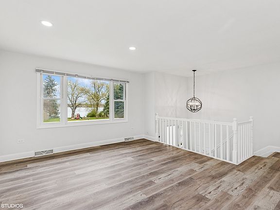 3rd image of 20949 W Verona Ave