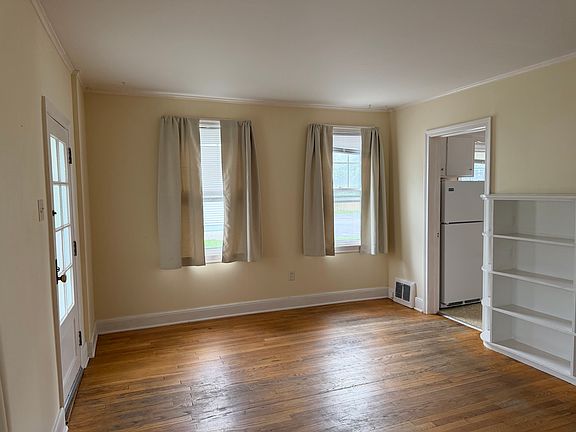 3rd image of 96 Bay St #1