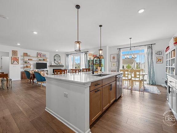 5th image of 115 Piper Glen Ave