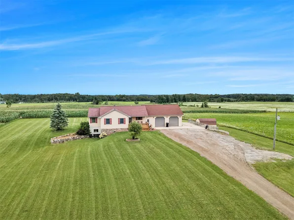 8123 E Sixteen Mile Rd, Paris, MI 49338