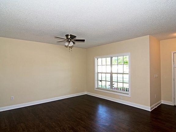 4th image of 6805 Summer Cove Dr