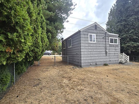 5th image of 14813 8th Ave NE
