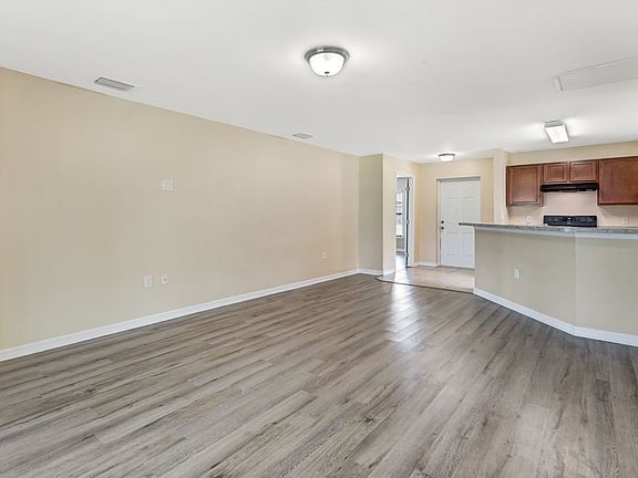4th image of 443 Shadow Lakes Dr