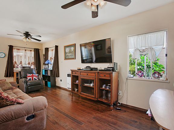3rd image of 4784 Lantana Dr