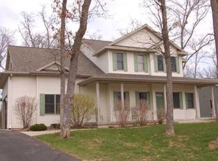 760 Woodland Cir, Waupaca, WI 54981