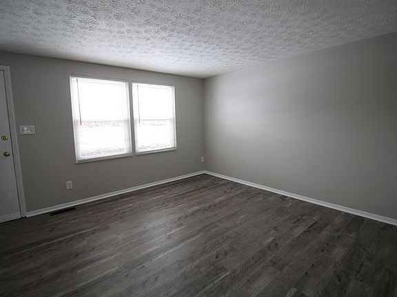 3rd image of 5103 Sedalia Dr