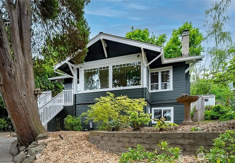 3029 23rd Avenue W photo 1