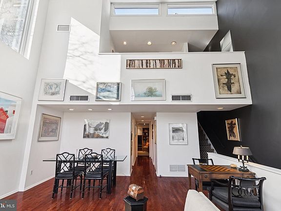 4th image of 36 Saint James Ct