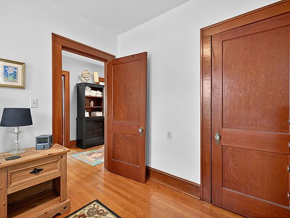 4th image of 420 W Cork St