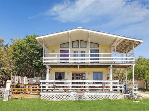 206 Rockin D Ln, Pipe Creek, TX 78063