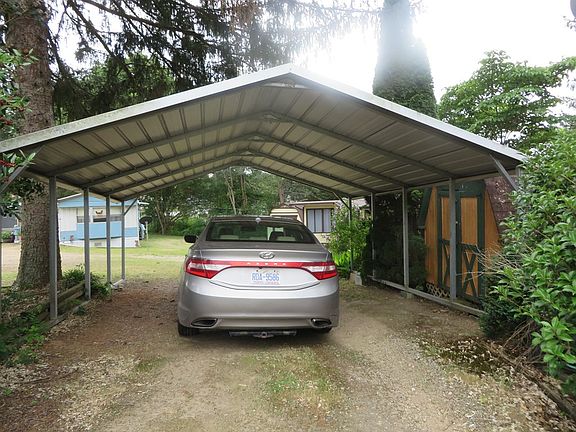 4th image of 15 Maples Park Dr