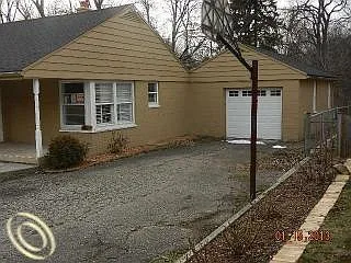 5660 Inkster Rd — Photo 11
