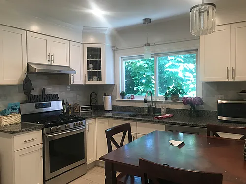 66 Raymond St Photo 1