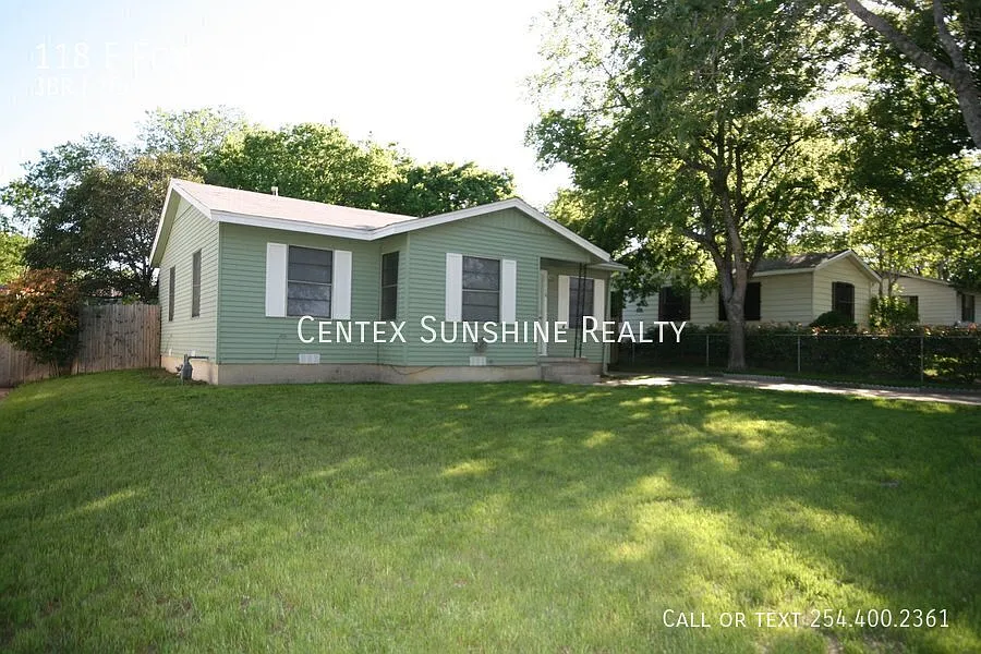 118 E Fowler 3Br 1Ba — Photo 4