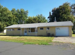 236 E Darwin St, Athena, OR 97813