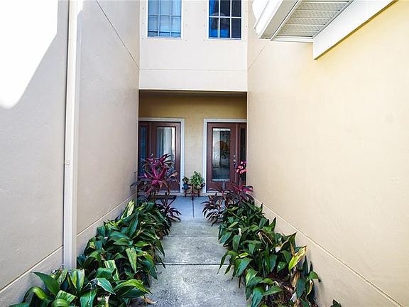 4th image of 257 Valencia Cir