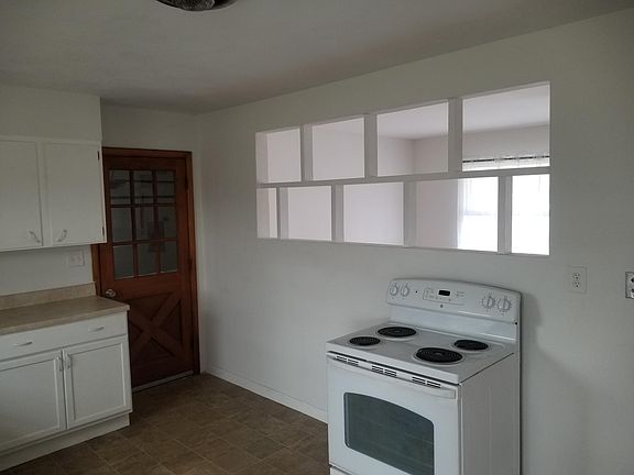 5th image of 9915 E 21st St