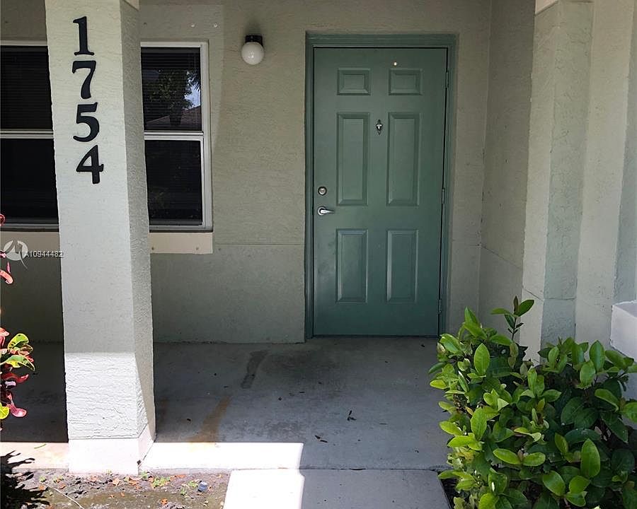 1st image of 1754 N Dovetail Dr #0
