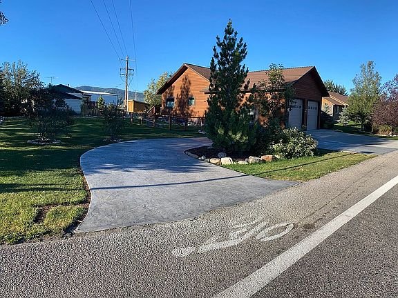 5th image of 1031 Brooktrout Dr