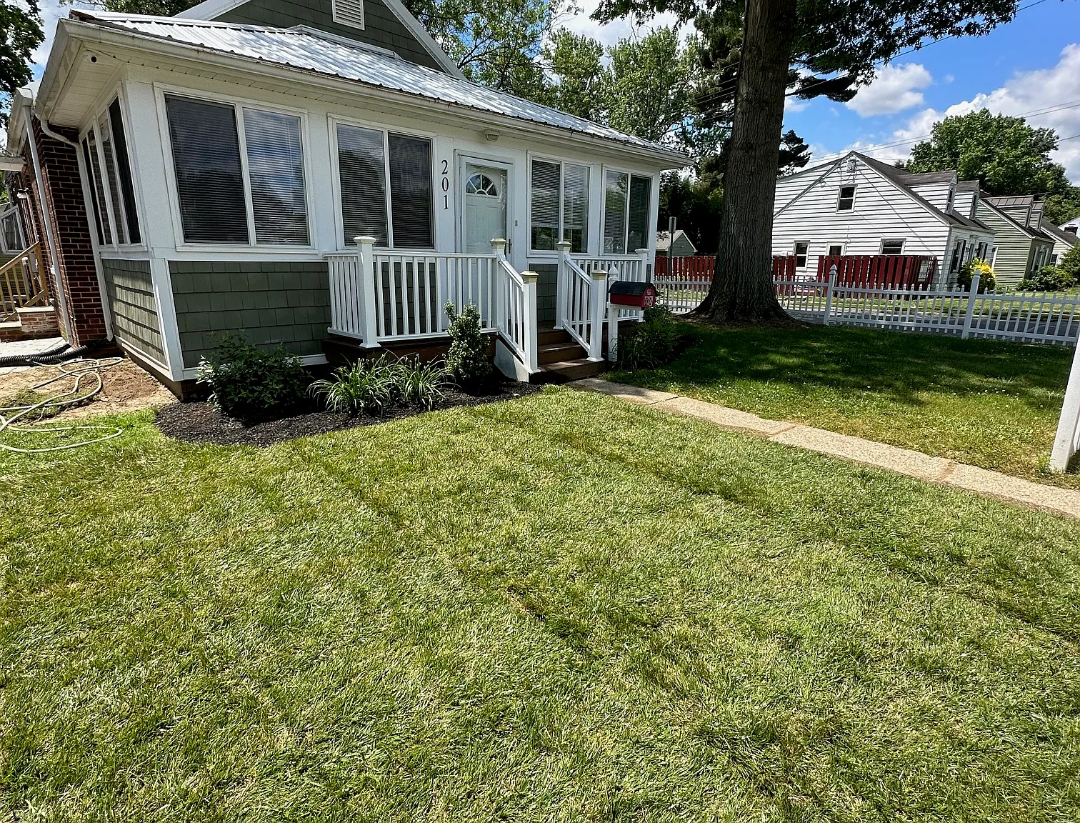 3 bed, 1.5 bath, 1000 sqft, $3,450 — Photo 2