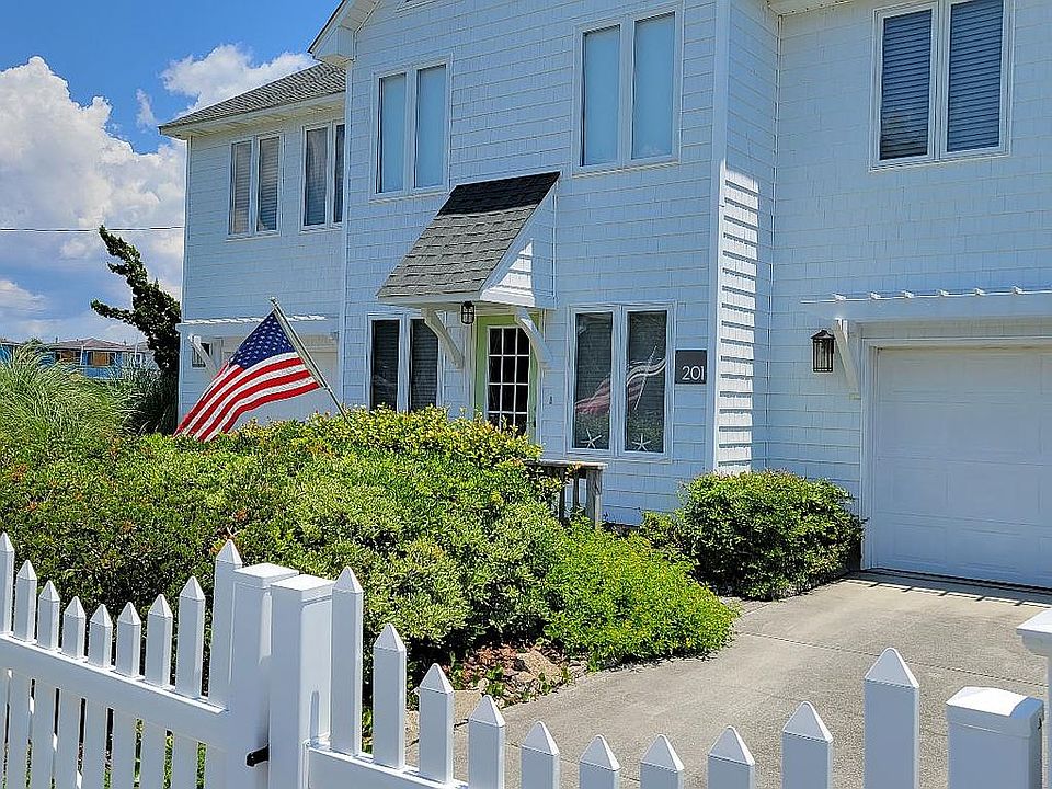 2nd image of 201 Cedar Ln