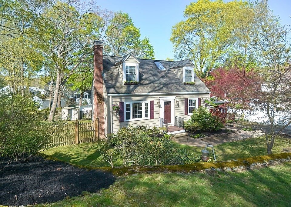 7 Ave, Wakefield, MA 01880 Zillow